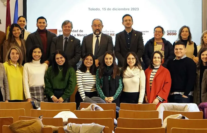 Estudie gratis en 2025 con las becas de Fundación Carolina